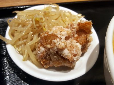 嘉祥のラーメンセットのから揚げ